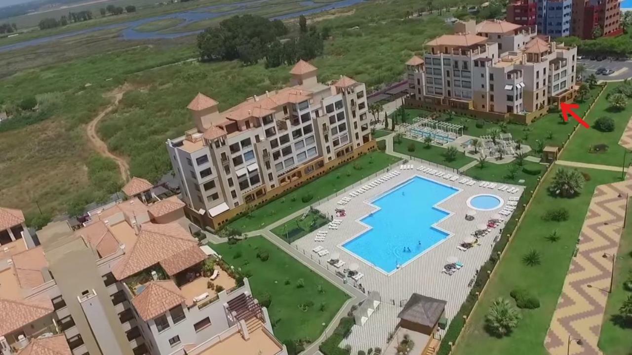 Apartamento Urbanizacion De Lujo En Primera Linea De Playa Isla Canela Luaran gambar