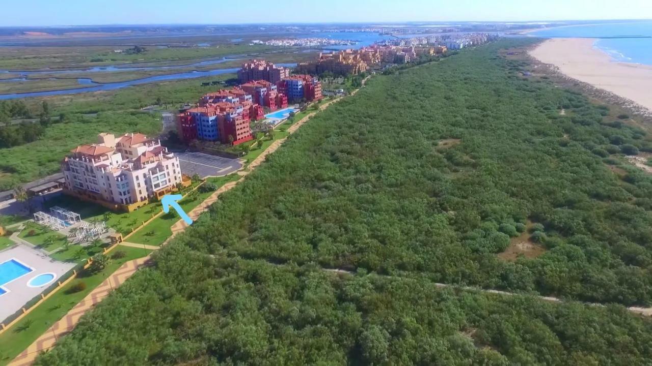 Apartamento Urbanizacion De Lujo En Primera Linea De Playa Isla Canela Luaran gambar